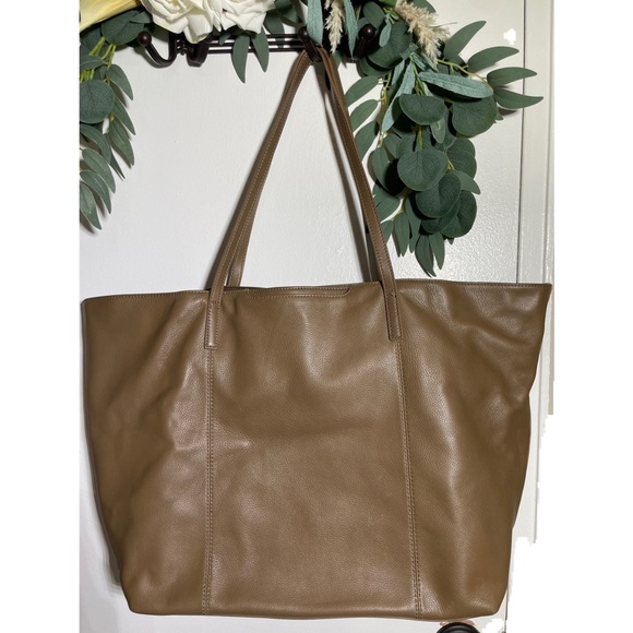 HOBO INTERNATIONAL “KINGSTON” XL leather tote - Picture 2 of 11